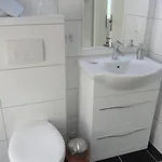Отель Bennetts Restaurant Und 3*