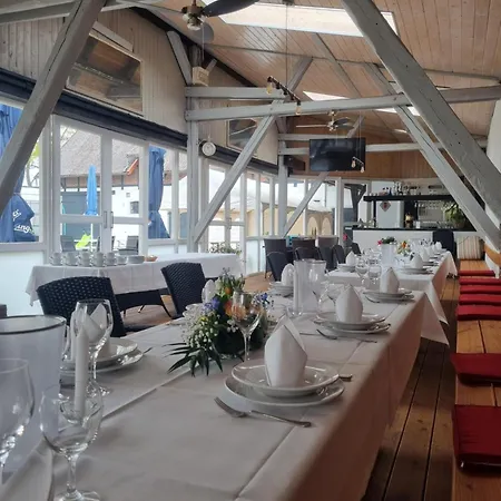 Bennetts Restaurant Und Hotell 3*