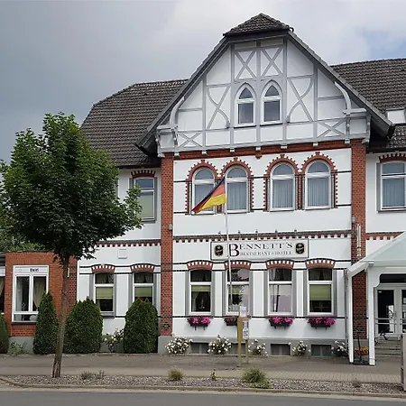 Отель Bennetts Restaurant Und