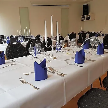 Hotel Bennetts Restaurant Und