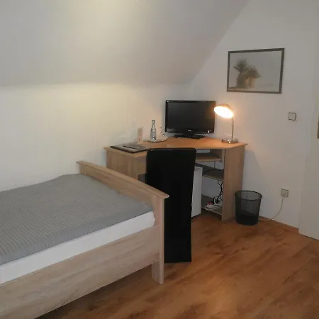 Bennetts Restaurant Und ホテル 3*